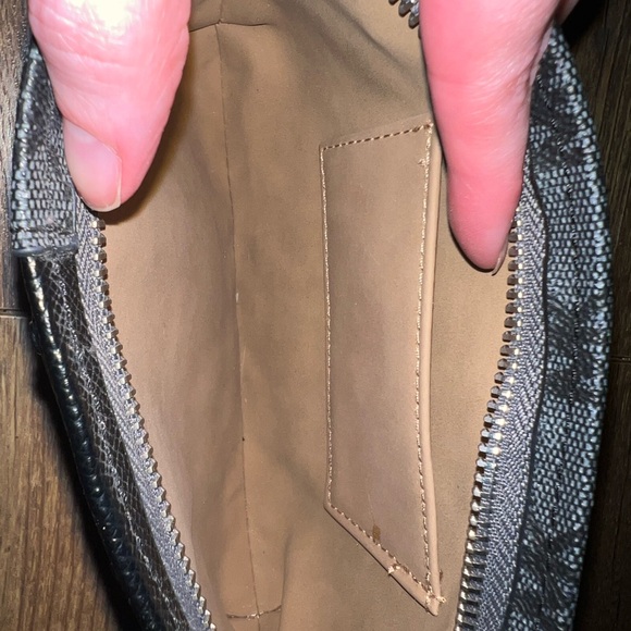 Michael Kors Black and Gray Belt Bag - Picture 4 of 7